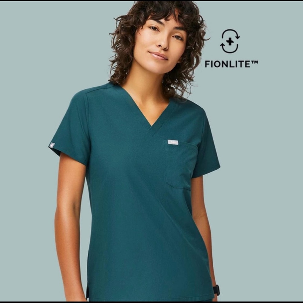 FIGS Fionlite Carribean Blue Women’s Scrubs